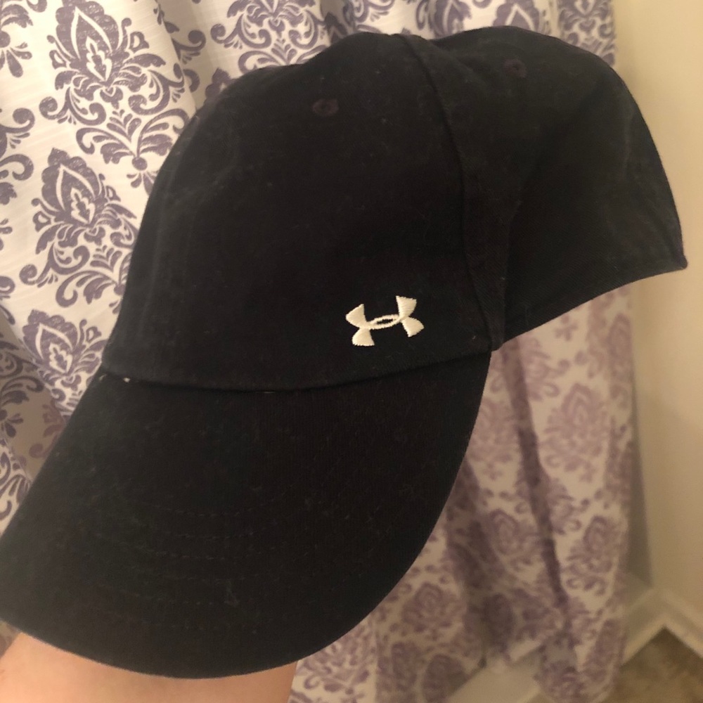 Under armour hat - Picture 2 of 2